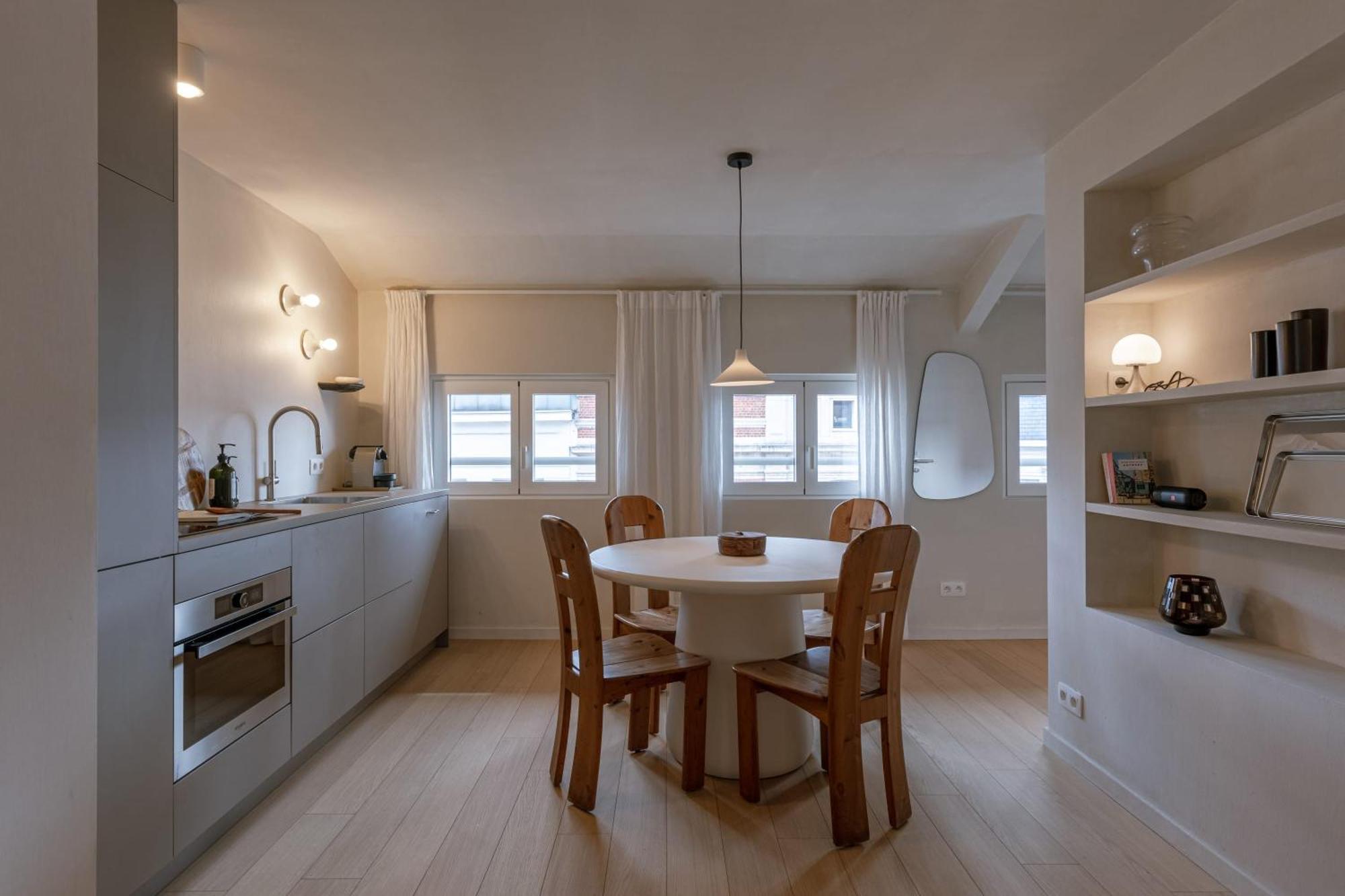 Апартаменти Huswell - Urban Getaway For Two In The Heart Of Антверпен Екстер'єр фото