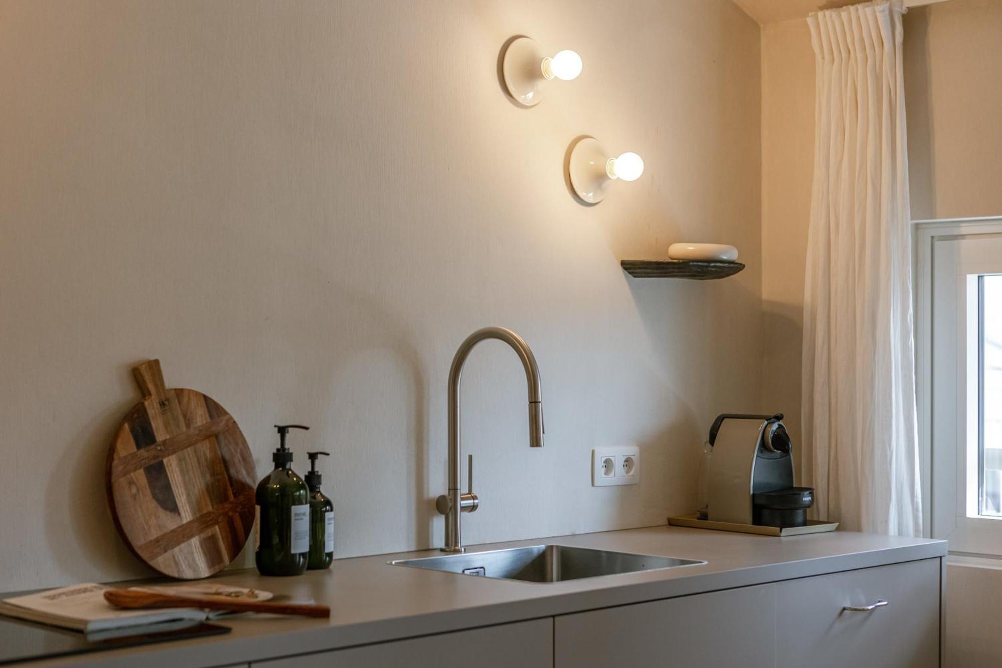 Апартаменти Huswell - Urban Getaway For Two In The Heart Of Антверпен Екстер'єр фото