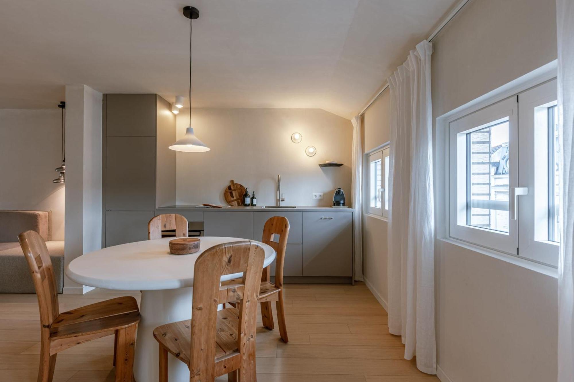 Апартаменти Huswell - Urban Getaway For Two In The Heart Of Антверпен Екстер'єр фото